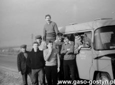700.Siatkarze MZKS Kania Gostyn w drodze na mecz klubowa Nysa (lata 80. XX wieku).JPG