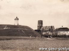 702.Gora Zamkowa i w oddali gostynska fara (Gostyn, ok. 1905 r.)