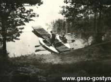 7084.Oboz gostynskiej 8. Harcerskiej Druzyny Rzemieslniczej Sportow Wodnych w Cichowie (1958 r.) - przystan obozowa