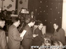 7128.Weryfikacja zespolow muzycznych w Powiatowym Domu Kultury w Gostymiu (1965 r.)
