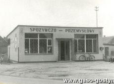 715.Sklep spozywczo-przemyslowy w Podrzeczu (GS Piaski)