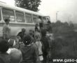 7211.Dzieci z Przedszkola nr 2 w Gostyniu na stacji kolejowej w Goli w dalsza podroz udaly sie autobusem (15 maja 1986 r.)