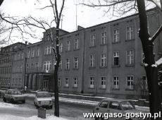 7246.Szpital na Placu Karola Marcinkowskiego w Gostyniu (przelom lat 70. i 80. XX wieku)