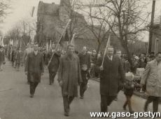 7505.Pochod 1-majowy w Gostyniu (ulica gen. Swierczewskiego, obecnie Edmunda Bojanowskiego)