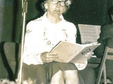 752.Przyjecie gosci dozynkowych w Domu Kultury w Gostyniu (10.09.1977r.)-Jozefa Idkowiak, poetka ludowa z Brzezia.