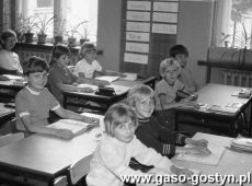 758.Uczniowe Szkoly Podstawowej nr 1 w Gostyniu (1983 r.)