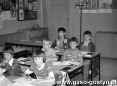 759.Uczniowe Szkoly Podstawowej nr 1 w Gostyniu (1983 r.)