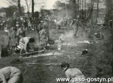 7620.8. Harcerska Druzyna Sportow Wodnych z Gostynia na II Zlazie Harcerskim Choragwi Wielkopolskiej w Nowym Tomyslu (1958 r.)-konkurs gotowania