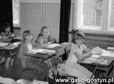 764.Uczniowe Szkoly Podstawowej nr 1 w Gostyniu (1983 r.)