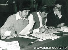 778. Final Rajdu Przyjazni dla uczczenia Wielkiego Pazdziernika - hala sportyowa SP 2 w Gostyniu (09.11.1977r.)-komisja konkursowa