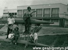 7797.Zespol muzyczny Biskupianie z Zakladowego Domu Kultury Hutnik w Gostyniu podczas pobytu w Rudnie (1971 r.)