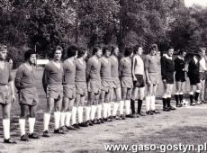 781.Stadion w Gostyniu - pilkarze MZKS Kania Gostyn (poczatek lat 80. XX wieku)