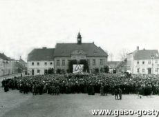 788.Masza na gostynskim Rynku - polozenie kamienia wegielnego pod pomnik Serca Jezusowego (Rynek w Gostyniu, 1929 r.)