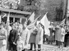 8090.Pochod 1-majowy w Gostyniu (ulica 1 Maja, 1965 r.)