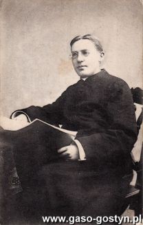 813. Ksiadz Leon Czwojdzinski urodzony 16 stycznia 1905 r. w Gostyniu, zmarl w 1942 r. w obozie koncentracyjnym w Dachau