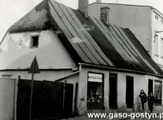 8203.Ulica 1 Maja w Gostyniu, dom wybudowany najprawdopodobniej na przelomie XVIII i XIX wieku, zdjecie z poczatku lat 80. XX wieku