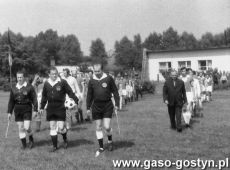 822.Mecz pilki noznej na stadionie w Gostyniu