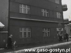 8322.Kamienica przy ulicy PPR (obecnie Kolejowa) w Gostyniu na przelomie lat 70. i 80. XX wieku