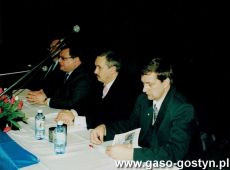 8359.Wizyta posla Ryszarda Kalisza w Gostyniu (2001 r.), od prawej posel Wieslaw Szczepanski, senatror Zbigniew Kulak, posel Ryszead Kalisz, posel Ryszard Hayn