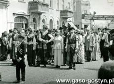 8379.Rynek w Gostyniu - pochod wiekow z okazji 1000-lecia Panstwa Polskiego (1 maja 1966 r.)