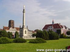 8439.Rynek w Gostyniu przed rewitalizacja.JPG