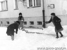 8514.Zabawy na sniegu w Gostyniu - poczatek lat 80. XX wieku