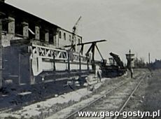 853.Rozbudowa Huty Szkla w Gostyniu (1958 r.) - pierwszy wagon z konstrukcja stalowa (1958 r.).JPG