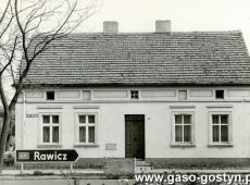 8543. Zdjecie z poczatku lat 80. XX wieku, nieistniejacy dom przy ulicy Marchlewskiego (obecnie Wroclawska) w Gostyniu, wybudowany ok. 1860 roku