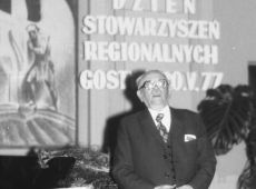 858. Gostyn, 20 maja 1977 r. - wreczenie prof. Helsztynskiemu Nagrody Glownej Leszczynskiego Towarzystwa Kulturalnego.