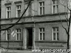 8640.Zdjecie z 1983 roku - dom przy ulicy Marchlewskiego 2 (obecnie Wroclawska) w Gostyniu, wybudowany pod koniec XIX wieku