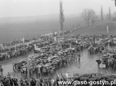 8753.Plac przy Gorze Zamkowej w Gostyniu - manifestacja pierwszomajowa (1 maja 1984 r.).JPG