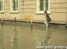 8760.Ulica Wroclawska (przy Banku Spoldzielczym) w Gostyniu - widok po nawalnicy w 1997 roku