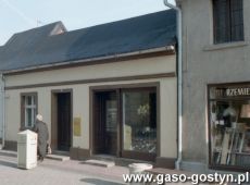 8811.Ulica 1 Maja (deptak) w Gostyniu - zdjecie z 1994 roku