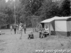 8812.Wspolny oboz w Brzedni harcerzy Hufca Gostyn i druzyny siatkarskiej juniorow MZKS Kania (1985 r.).JPG