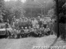 8815.Wspolny oboz w Brzedni harcerzy Hufca Gostyn i druzyny siatkarskiej juniorow MZKS Kania (1985 r.).JPG