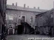 882.Podworze kamienicy przy Bahnhofstrasse 32 (ulica Kolejowa) w Gostyniu (1942 r.)