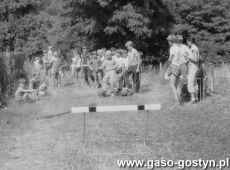 8829.Wspolny oboz w Brzedni harcerzy Hufca Gostyn i druzyny siatkarskiej juniorow MZKS Kania (1985 r.).JPG