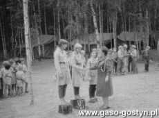 8836.Wspolny oboz w Brzedni harcerzy Hufca Gostyn i druzyny siatkarskiej juniorow MZKS Kania (1985 r.).JPG