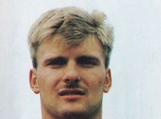 894.Andrzej Juskowiak - wychowanek Jerzego Bajera w MZKS Kania Gostyn, pierwszy medalista olimpijski ziemi gostynskiej, krol strzelcow i srebrny medalisty olimpijski Barcelona 92