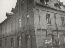 9016.Siedziba WSS (obecnie Muzeum) przy ulicy Koscielnej 5 w Gostyniu (koniec lat 70. XX wieku)