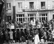 9022.Trybuna honorowa pochodu 1-majowego przed siedziba Komitetu Powiatowego PZPR przy ulicy Swierczewskiego w Gostyniu (1 maja 1971 r.).JPG
