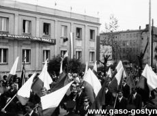 9024.Pochod 1-majowy w Gostyniu (ulica Swierczewskiego, 1 maja 1971 r.).JPG