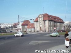 9072.Sad Rejonowy w Gostyniu na zdjeciu wykonanym w 1994 roku