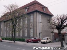 9074.Sad Rejonowy w Gostyniu na zdjeciu wykonanym w 1994 roku