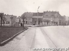 9087.Rynek w Gostyniu na zdjeciu z konca lat 60. XX wieku