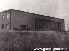 9089.Zakladowy Dom Kultury w Gostyniu na zdjeciu z konca lat 60. XX wieku