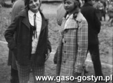 9099.Festyn pierwszomajowy w parku przy Powiatowym Domu Kultury (PDK) w Gostyniu (1 maja 1971 r.).JPG