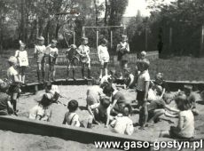 9105.Orkiestra perkusyjna dzieci z Przedszkola nr 2 w Gostyniu (1969 r.)