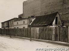 915.Ulica Folegi w Gostyniu powstala w 1938 r., w okresie okupacji nosila nazwe Koernerstrasse, potem Zjednoczonego Ruchu Ludowego, a obecnie Wincentego Witosa