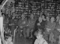9165.Ognisko harcerskie z okazji 70-lecia niepodleglosci i jubileuszu druha, powstanca wlkp. Zbigniewa Hasinskiego (1988 r.).JPG
